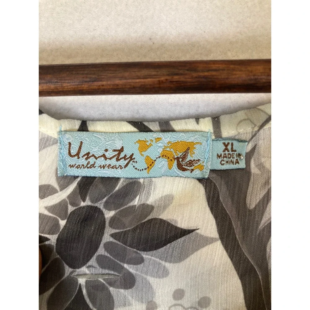 Y2K Unity World Wear Women XL White‎ Gray Paisley Crochet Lace Neck Tunic Top